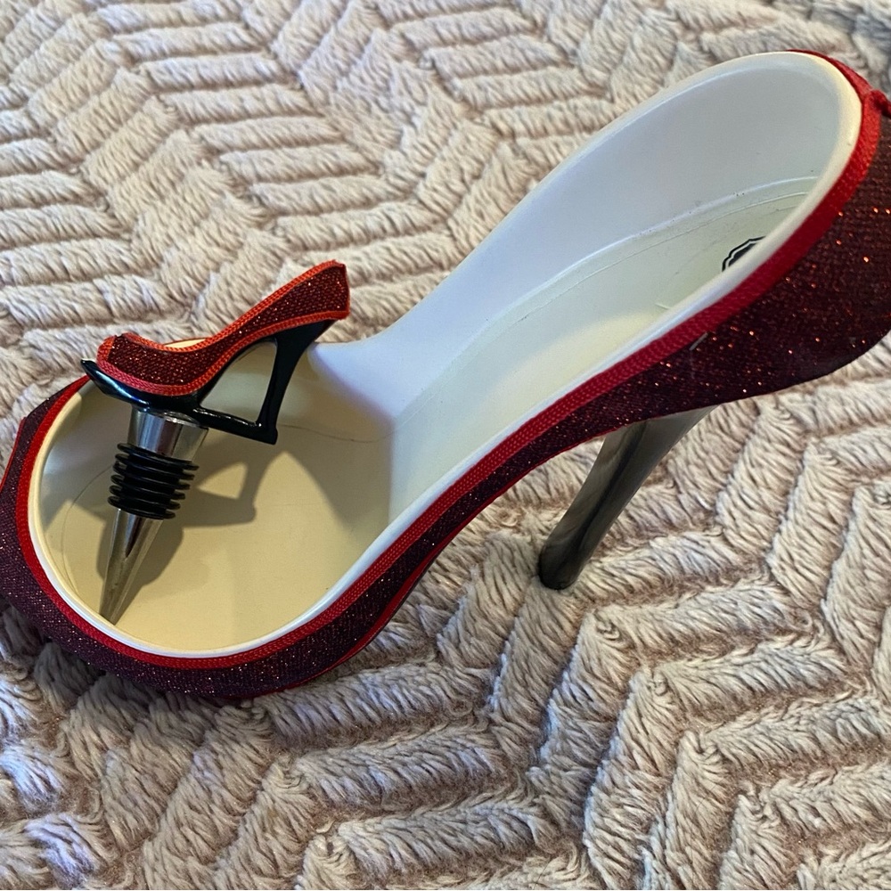 Elegant Red Glitter High Heel Wine Holder